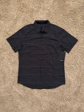 NWT Lululemon Grid Light Shirt Men XL Button Up Reflective Athletic Short Sleeve